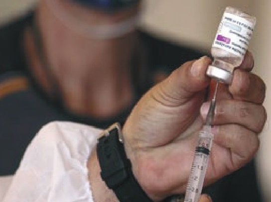Prefeituras da Baixada negam aplicação de vacinas vencidas