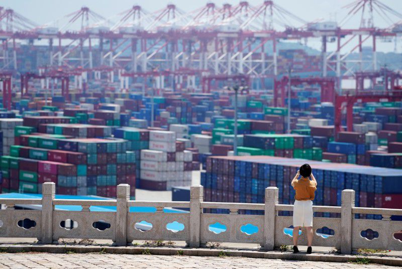 Principais portos de contêineres no leste da China vêem piora do congestionamento após casos de COVID