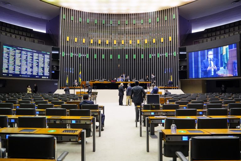 Câmara pode votar nesta terça-feira MP sobre suspensão de contratos de trabalho na pandemia