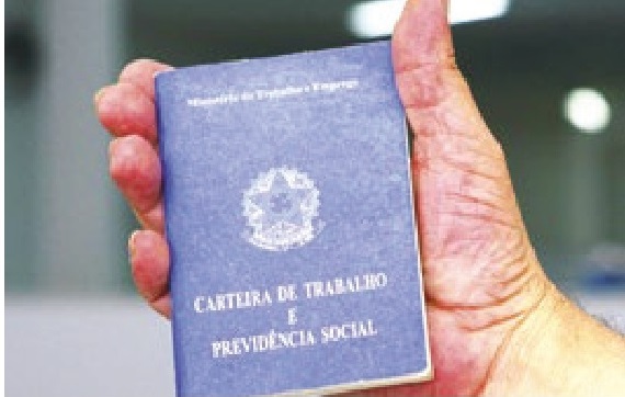 Câmara aprova projeto que flexibiliza leis trabalhistas