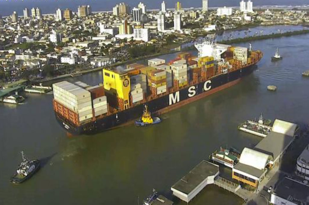 Nova bacia de evolução de Itajaí e Navegantes completa 600 manobras