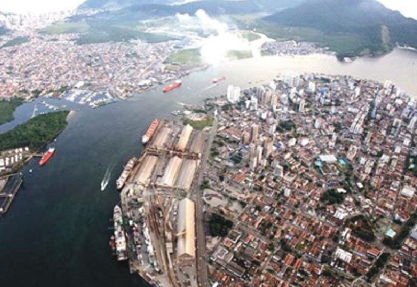 Ministro diz que a consulta para privatizar Porto sai neste ano
