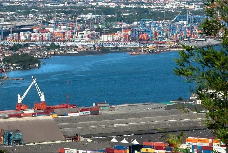 Projeto de terminal gera debate