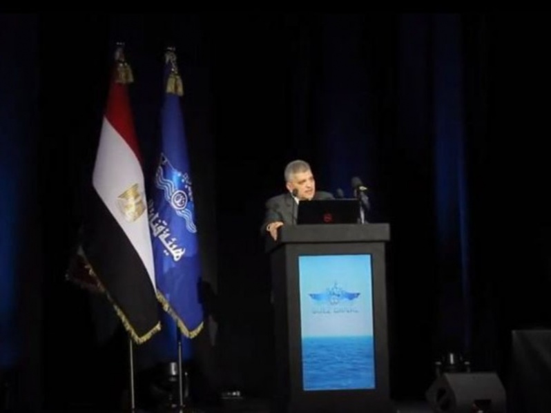 Canal de Suez completará projeto de expansão em julho de 2023