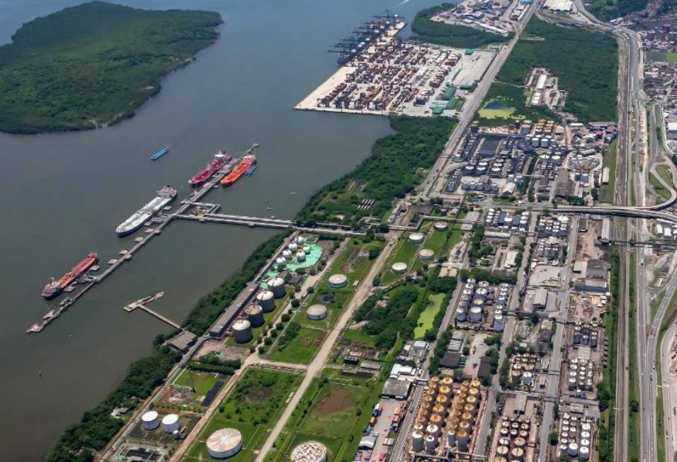 Impasse prejudica dragagem do Porto de Santos