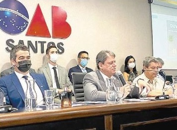 Ministro volta a defender projeto de túnel