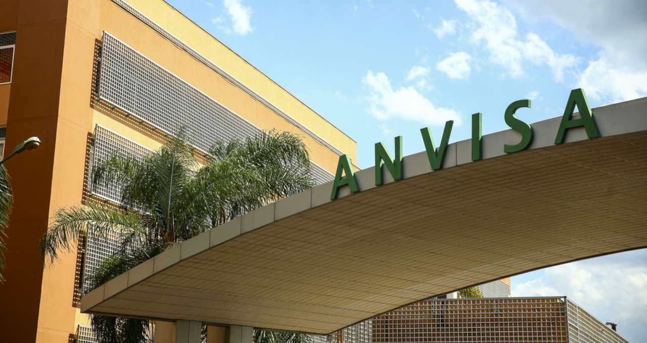 Covid-19: Anvisa recomenda revisão de restrições para viajantes