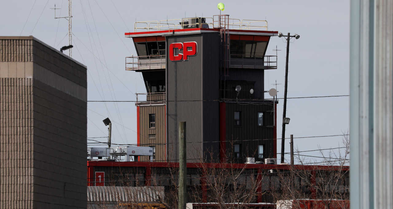 Canadá pede fim de greve em ferrovia diante de temor de escassez de commodities