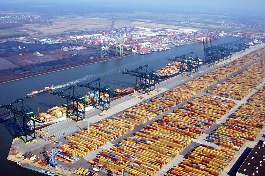 Portos de Antuérpia e Bruges fundem no maior porto exportador europeu