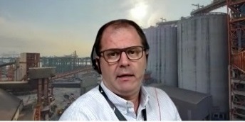 Presidente do SOPESP, Régis Prunzel participa de entrevista para revista internacional