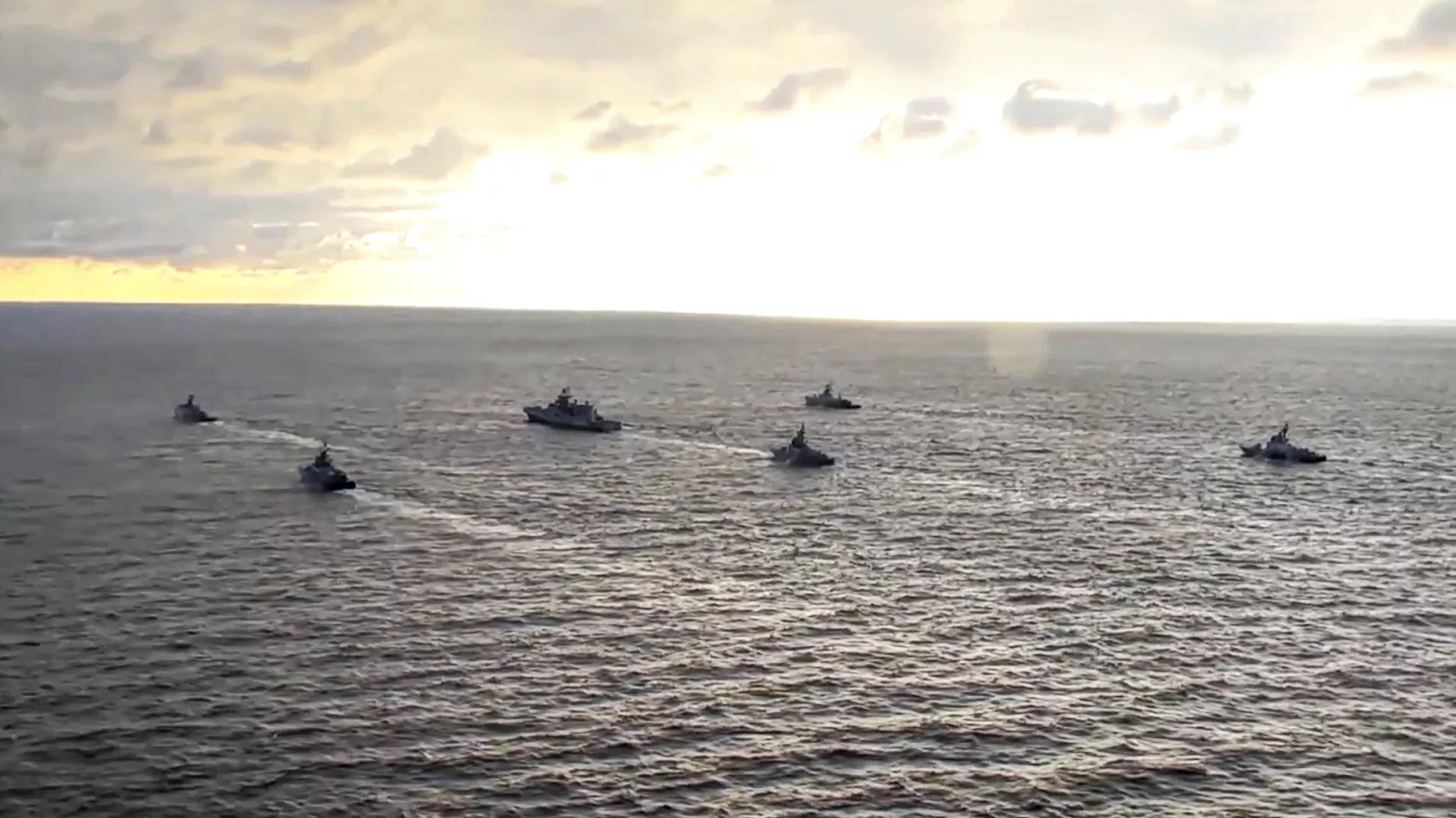 Mais de 60 navios estrangeiros permanecem bloqueados em portos ucranianos