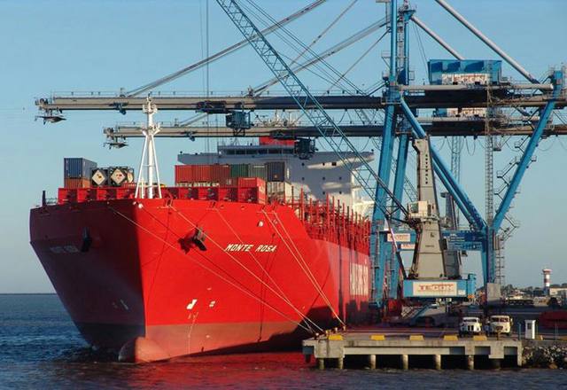 Com previsão de ventos fortes, portos suspendem operação
