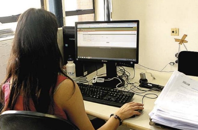 Mulher poderá usar FGTS em cursos