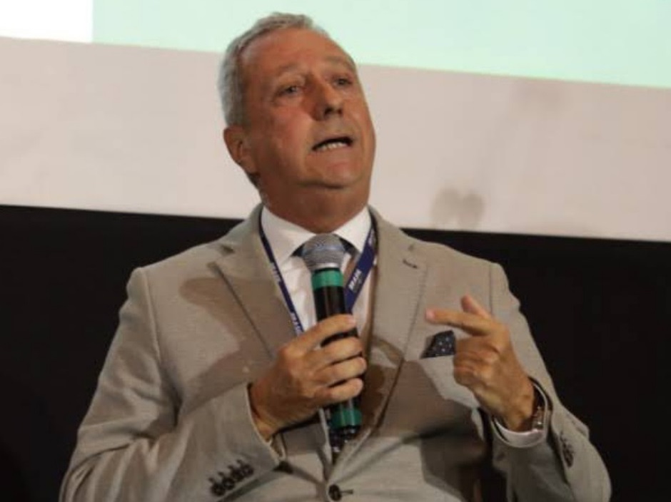 Burocracia afeta competitividade entre portos públicos e terminais privados, explica diretor da Abeph