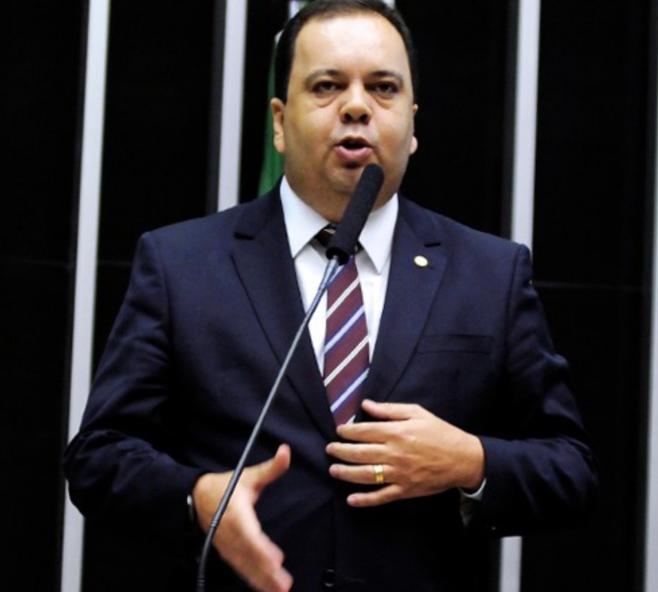 Câmara aprova limitação na alíquota de ICMS sobre combustível