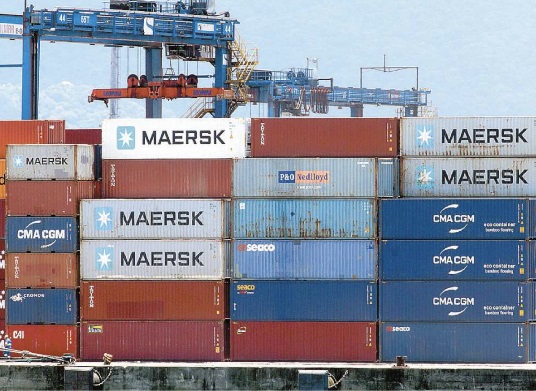 Empresas e ANTAQ debatem crise global de contêineres