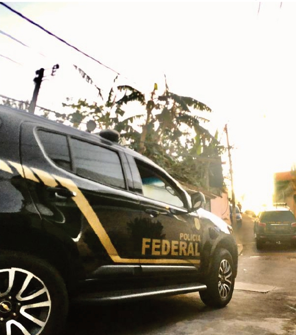 PF faz operação de combate ao tráfico internacional no Porto de Santos