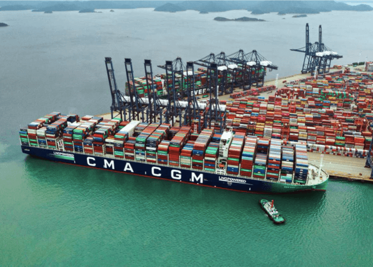 Companhia de navegação CMA CGM busca produção de combustíveis de baixo carbono