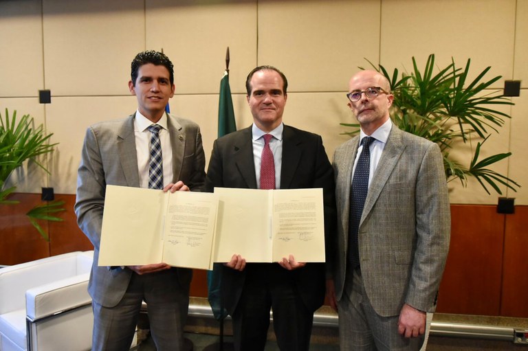 Acordo reforça compromisso do Governo Federal com o transporte de baixo carbono