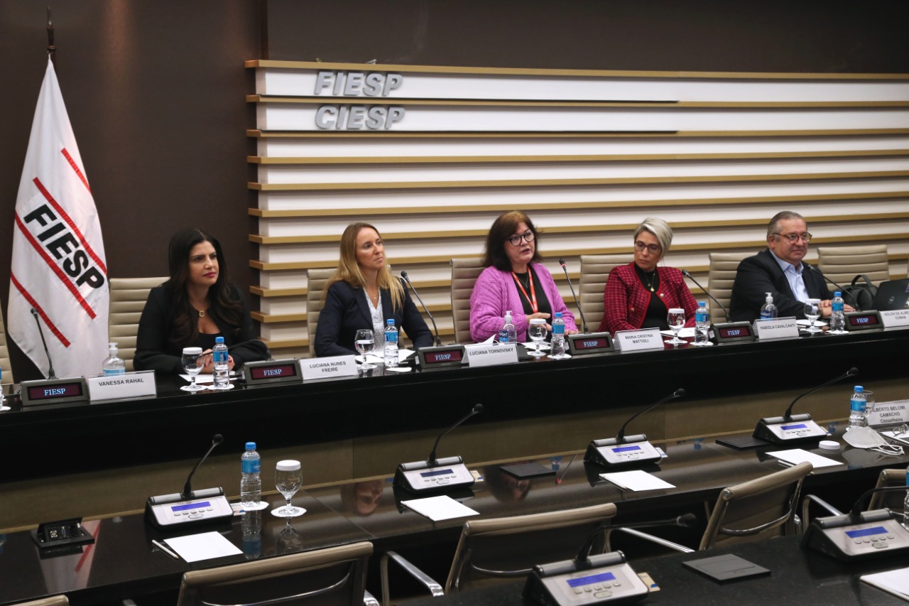 FIESP: Novas formas de trabalho demandam legislação moderna, concluem especialistas