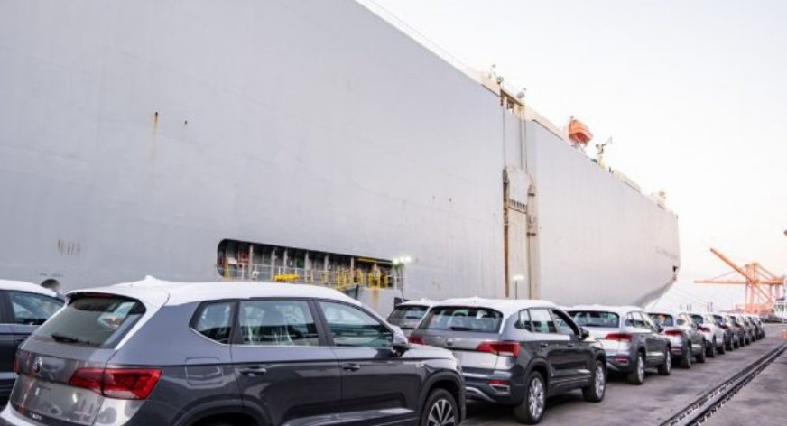 Porto de Suape realiza operação recorde de transbordo