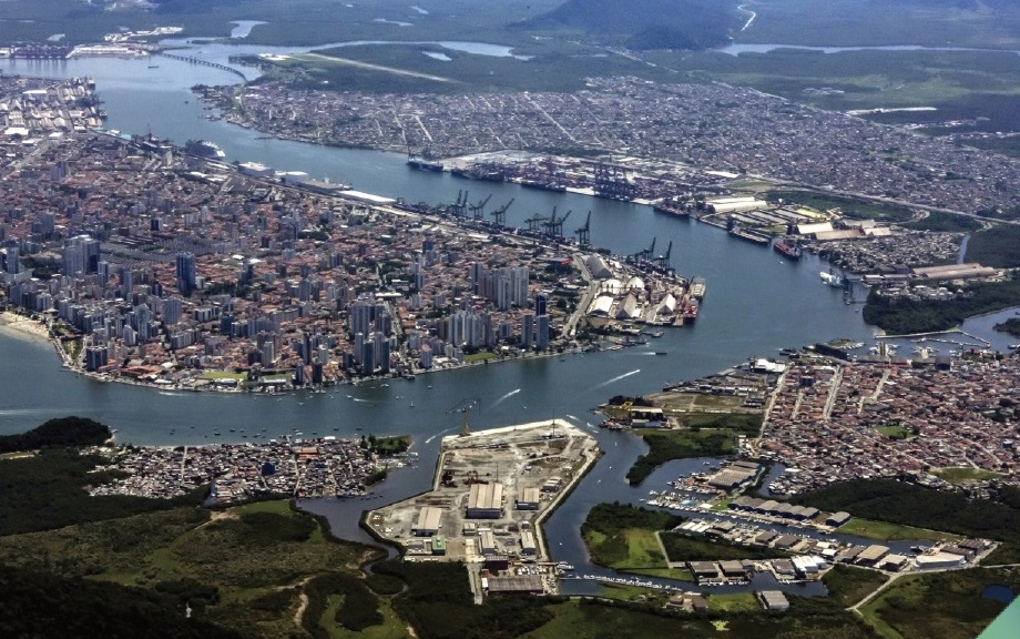 Governo corre para leiloar Porto de Santos até dezembro, diz Povia
