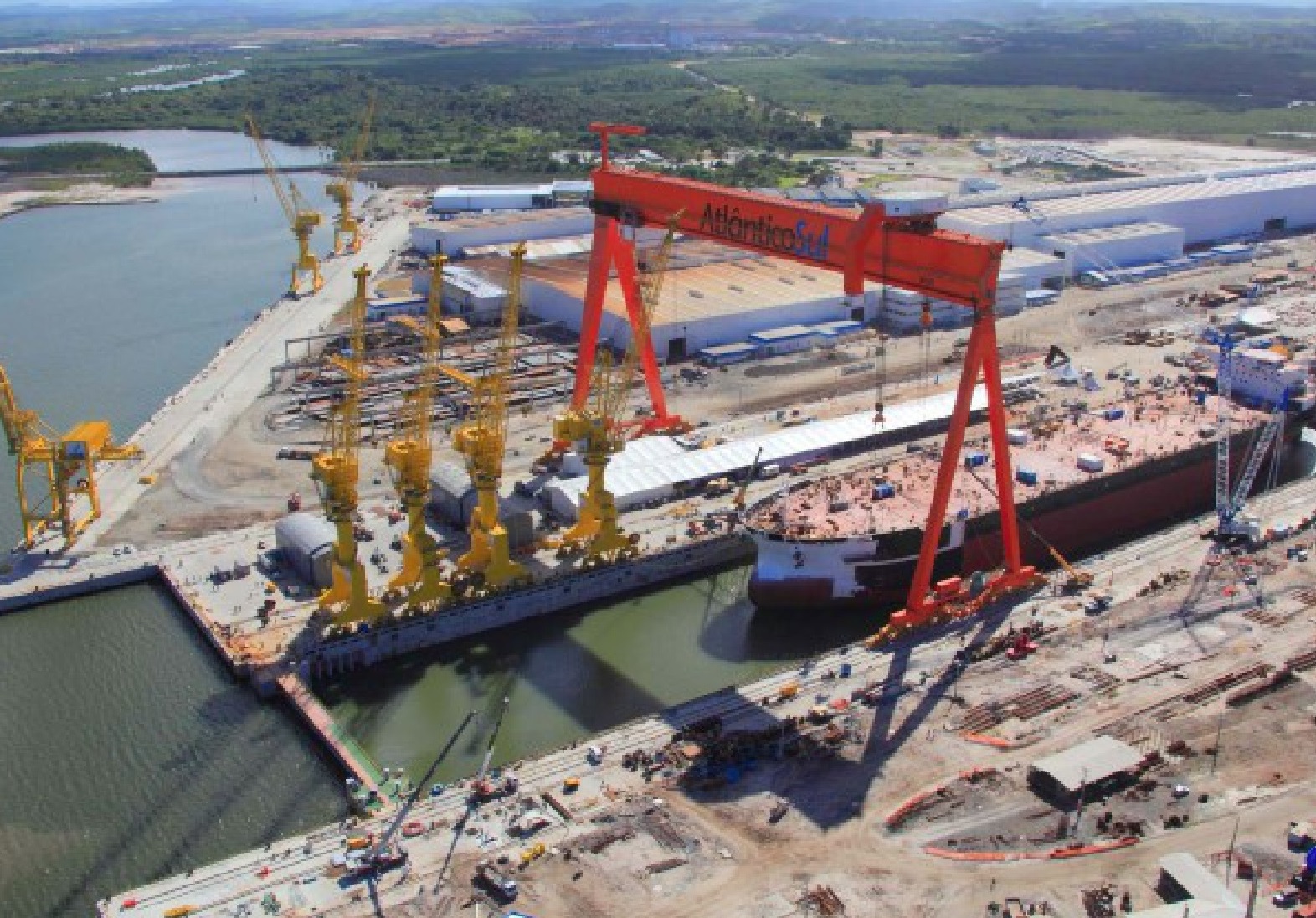 Maersk avalia se fará nova oferta em disputa pelo Estaleiro Atlântico Sul