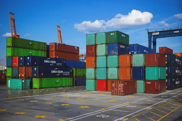 Balança comercial tem superávit de US$ 8,8 bi em junho