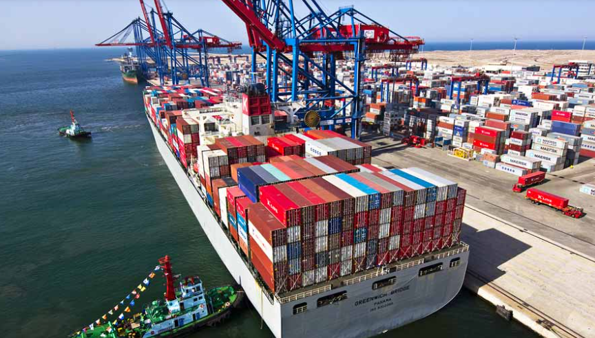 Autoridade do Canal de Suez e Maersk fecham acordo de US$ 500 milhões para ancoradouro de East Port Said