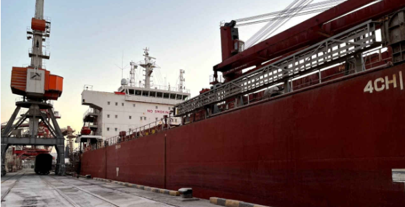 Primeiro navio de ajuda alimentar parte da Ucrânia para África