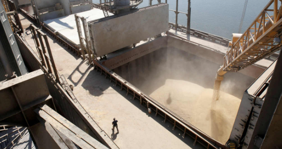 Exportações agrícolas da Ucrânia podem atingir 4 mi t em agosto após desbloqueio de portos