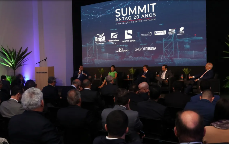 Summit da Antaq, em Santos, debate desafios da concessão dos portos brasileiros