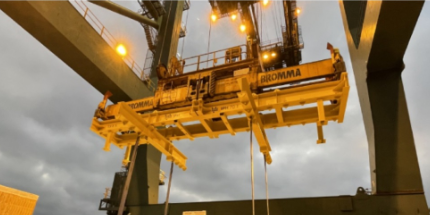 Porto Itapoá desenvolve equipamento ajustável para otimizar operações