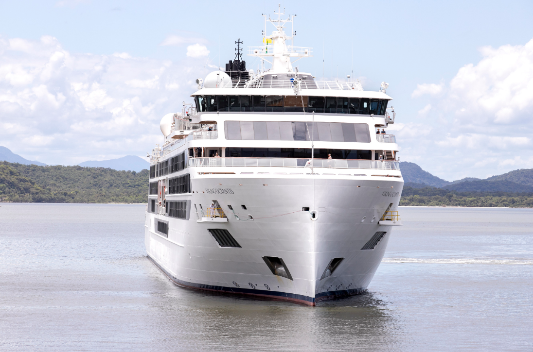 Após três anos, Porto de Paranaguá volta a receber navio com turistas