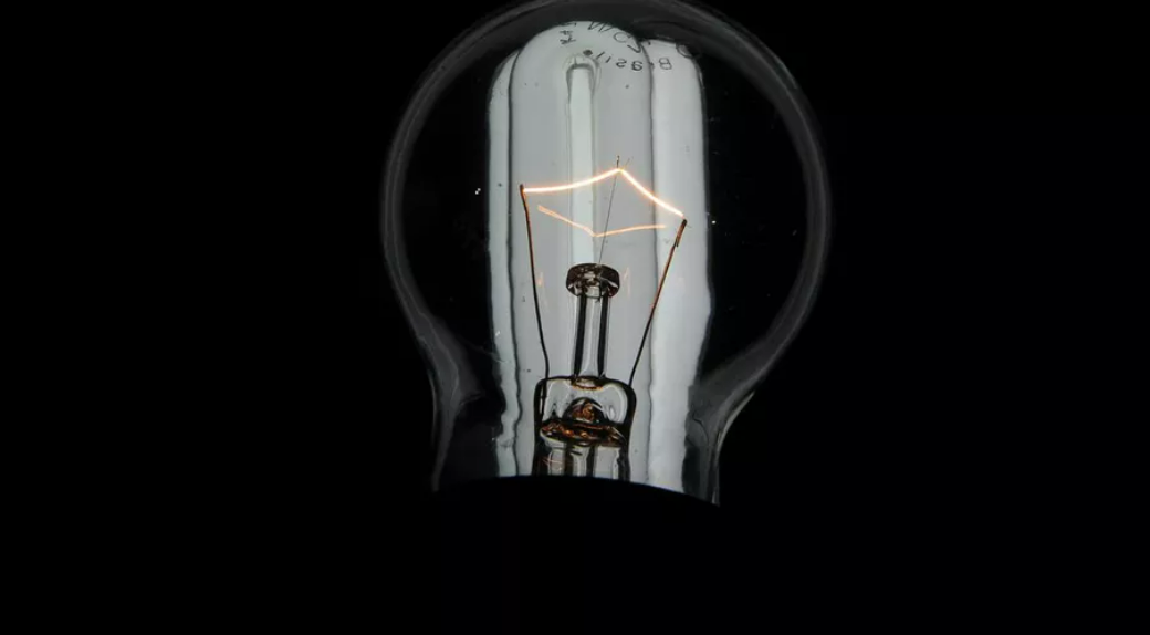 Medidor de luz que permite cobrança diferente por horário de consumo pode estrear em 2023