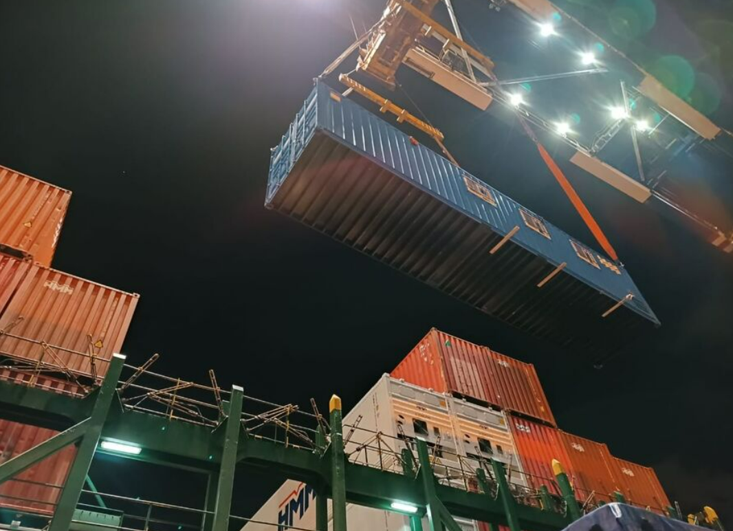 Terminal recebe peças de foguete, carga inédita no Porto de Santos