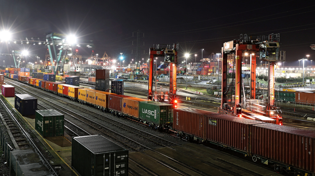 DP World lança trem intermodal London Gateway-Southampton