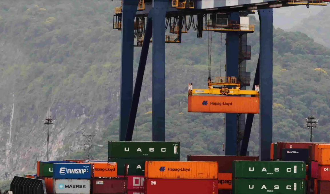 Porto de Santos pode bater marca anual histórica com movimentação de cargas em 2022