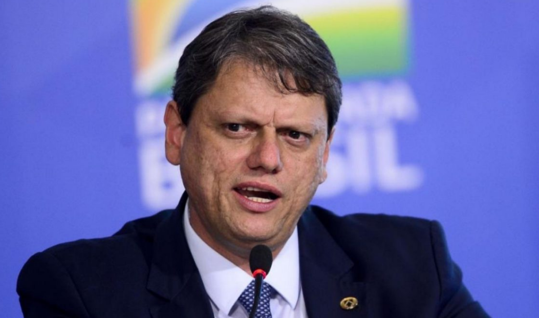 Tarcísio quer convencer Governo Lula a manter leilão do Porto de Santos