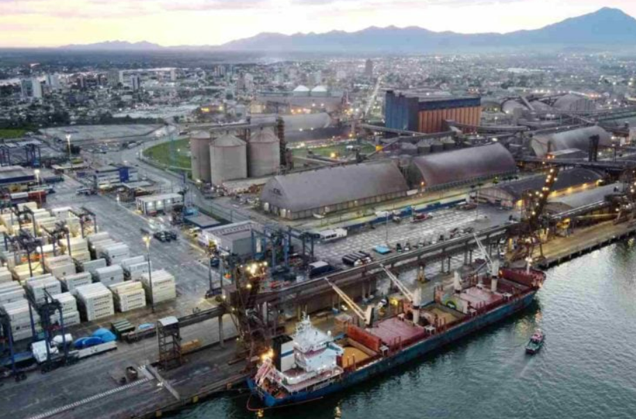 Rumo diz que fluxo ferroviário de produtos a Paranaguá foi retomado