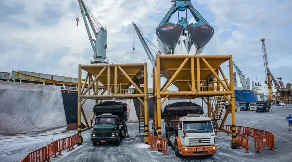 Rússia define alíquota para taxar exportações de adubos