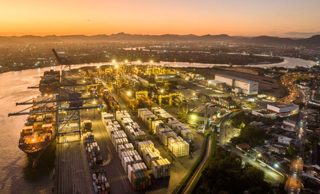 Portonave bate recorde de 11 milhões de TEUs movimentados