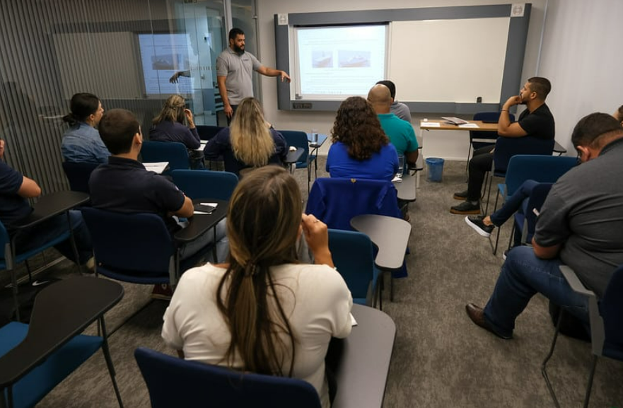 Primeiro curso de operadores no instituto Praticagem do Brasil
