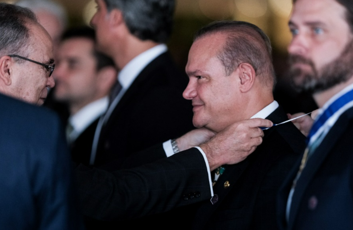 Presidente da Frenlogi recebe homenagem do Ministério de Relações Exteriores