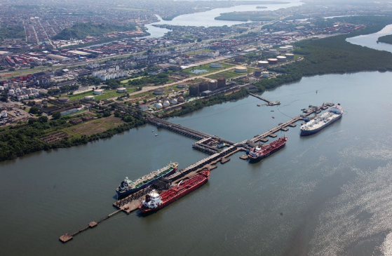Porto de Santos supera em novembro sua movimentação recorde de 2021