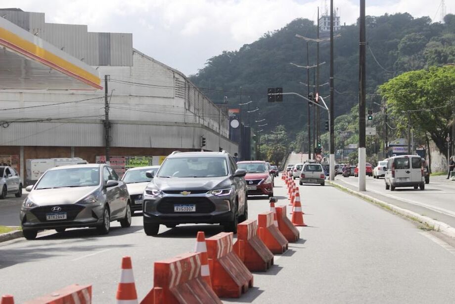 Santos suspende faixa adicional de trânsito na entrada da Cidade