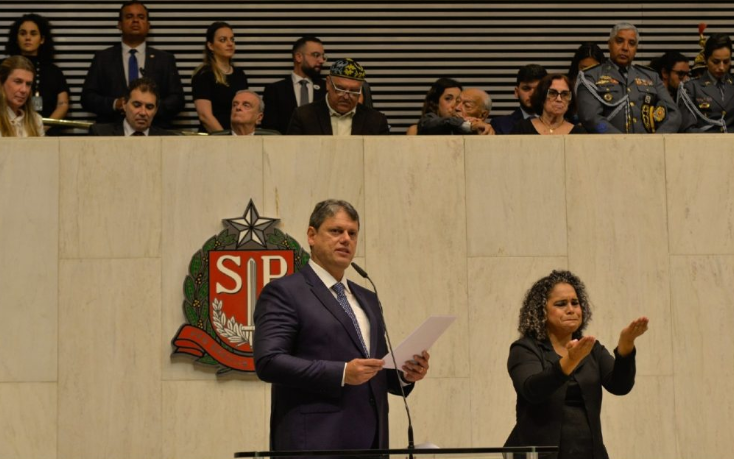 Em São Paulo, Tarcísio toma posse e promete retomar Trecho Norte do Rodoanel