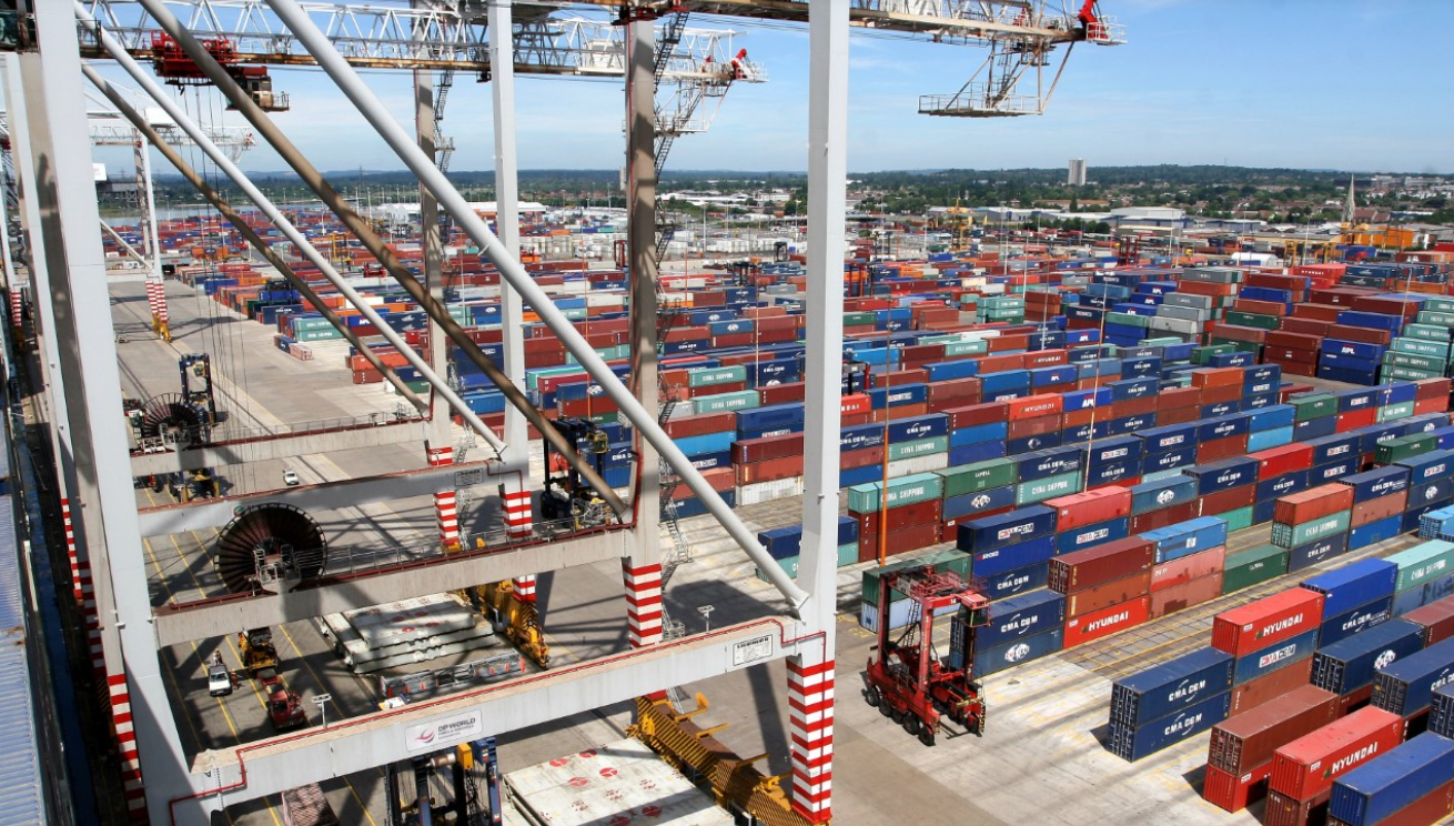 DP World Southampton reduz pela metade a produção de emissões de carbono