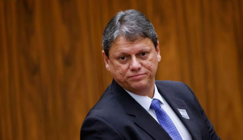 Tarcísio de Freitas vai a Brasília tentar convencer Lula a privatizar o Porto de Santos