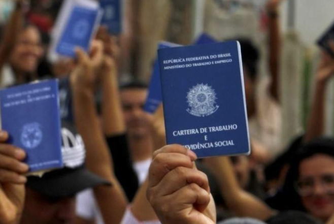 Desemprego cai para 8,1% e atinge 8,7 milhões; taxa é a menor desde 2015
